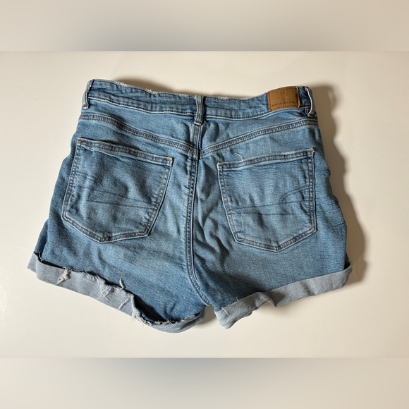 American Eagle Light Cuffed Denim Mom Shorts - Picture 5 of 7
